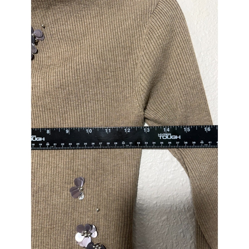 NWT Commense M Women's Long Sleeve Top Sequin Flower Detail Asymmetrical Ribbed - Picture 4 of 12